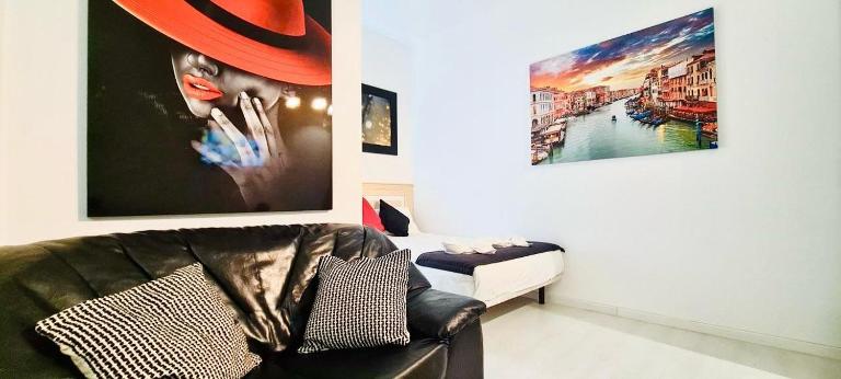 Oshun Sanchinarro II Seasonal Living Loft - Bed and Breakfast Madrid