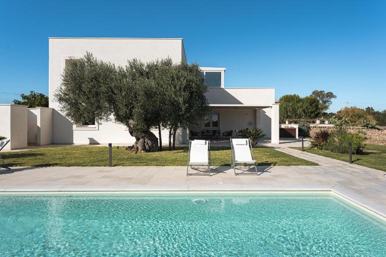 HelloAPULIA Villa Annita - Enchanting Sea-View Villa - superb location 2 minutes from beach and restaurants - Bed and Breakfast Monopoli