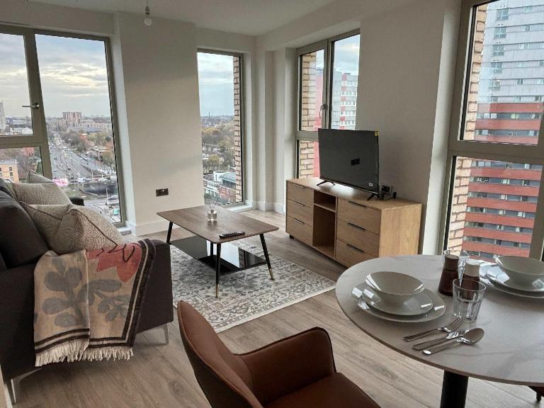 Skyline Serenity- New 1Bed Apartment Free Parking - B&B Birmingham