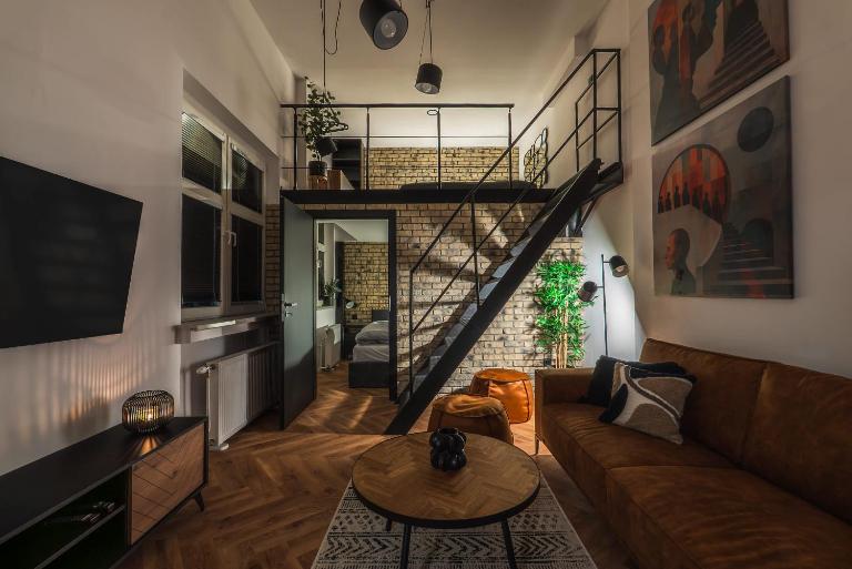 Central Designer Loft - Modern & Chic - Ferienwohnung Bratislava