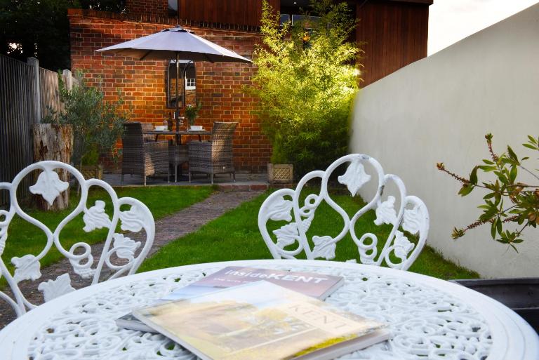 Canterbury's Historic Cottage - B&B Canterbury