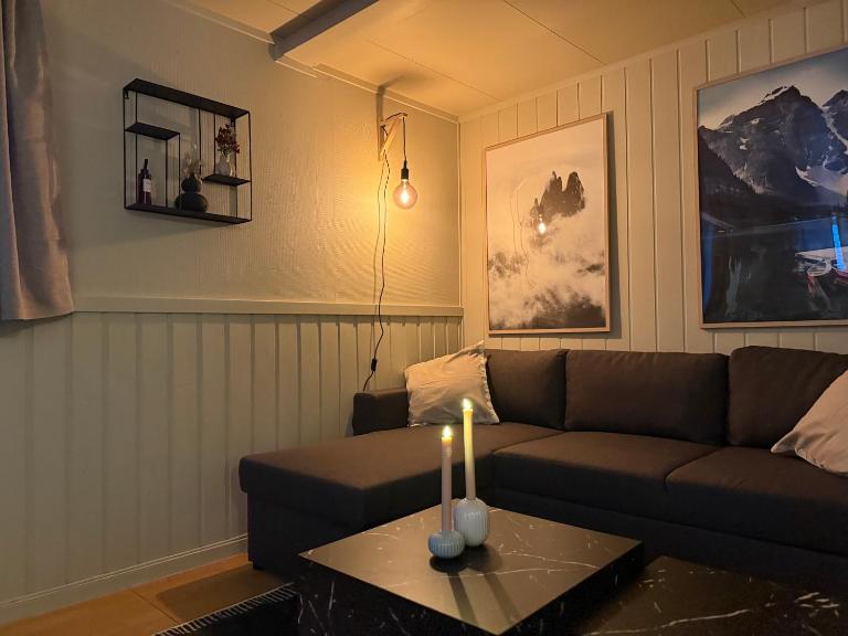 2-roms Sokkelleilighet - Bed and Breakfast Tromsø