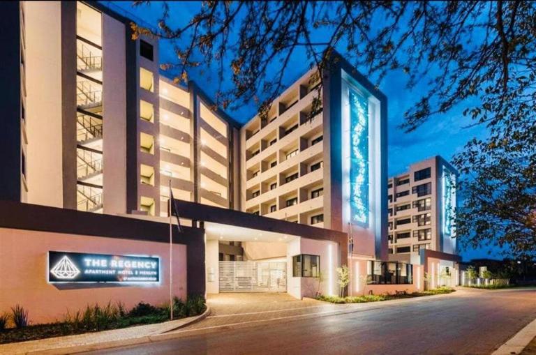 Regency Menlyn, 2 Bed Spacious Double Storey, New! - Ferienwohnung Pretoria