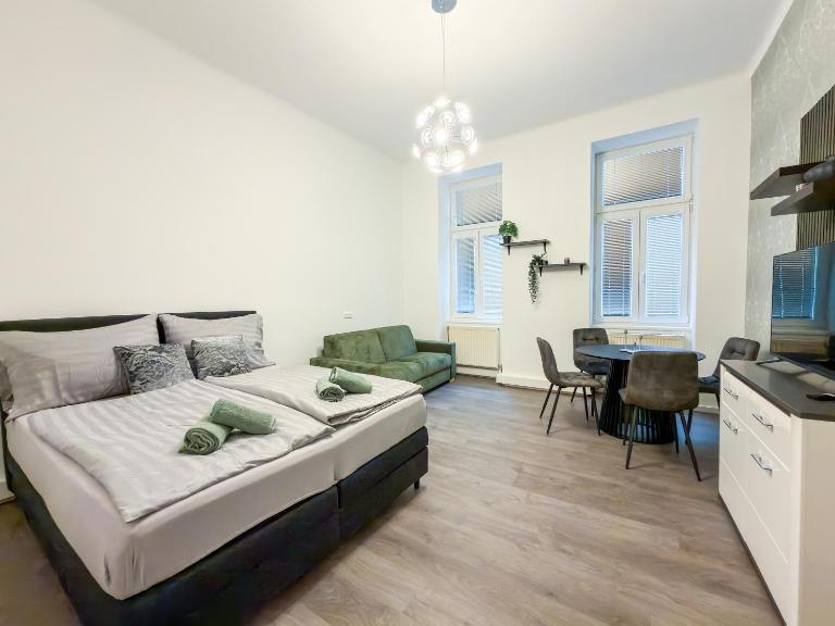 N18 Enjoy Apartments New beautiful spacey Apartment AC Quiet Street - Ferienwohnung Wien