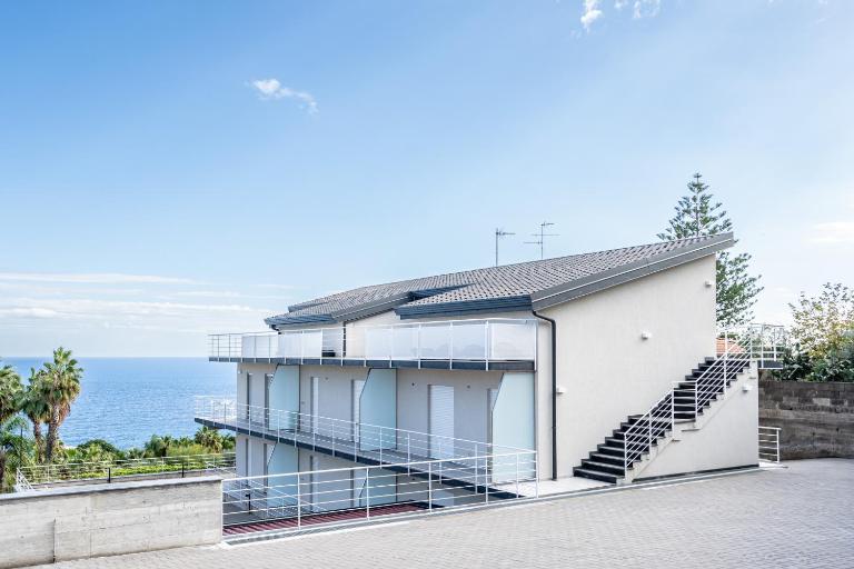 GiuMar Apartments Acitrezza - B&B Aci Catena