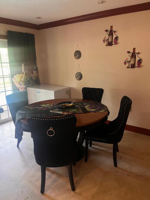 Home away from home - Bed and Breakfast Lauderhill