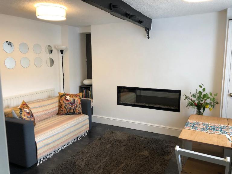 The Pathfinder's Retreat - 1 bedroom house for 2-3 guests - B&B Deri