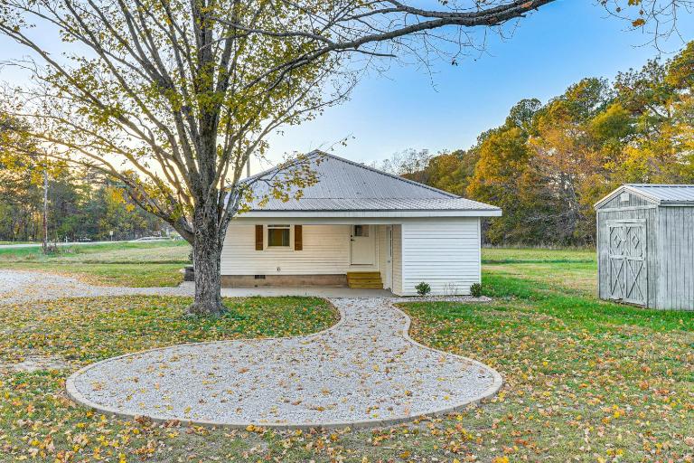 Quiet Country Stay: Modern Home Near Paducah - B&B Cunningham
