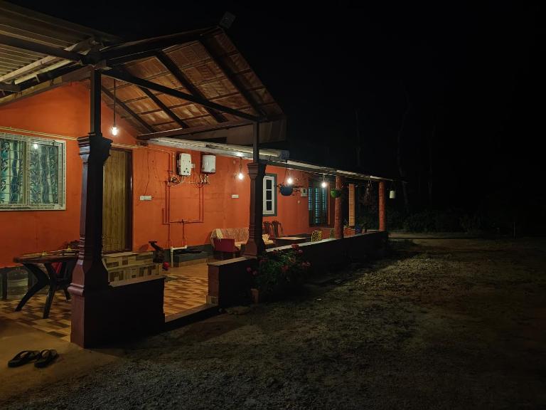 Himagni Homestay - Entire Villa - B&B Sakleshpur