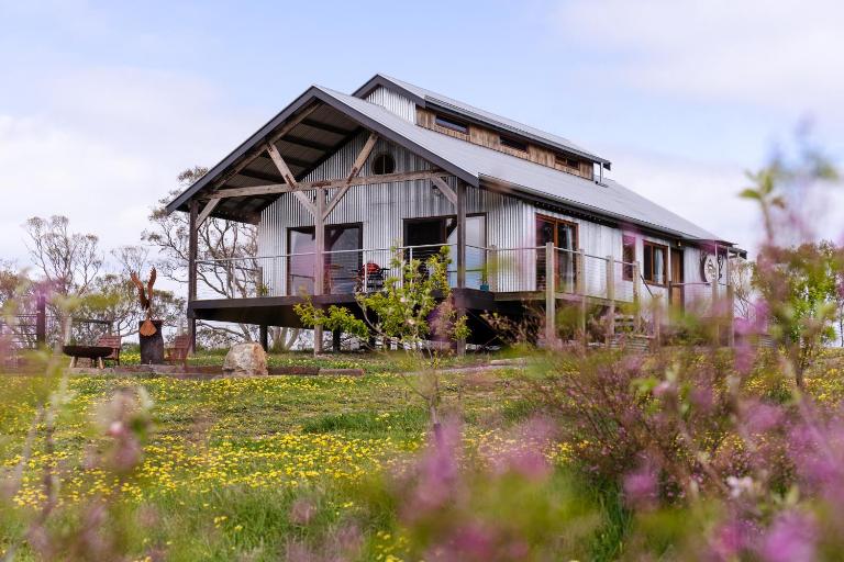 The Barn at Piney Ridge Farm - Bed & Breakfast - Bed and Breakfast Nairne