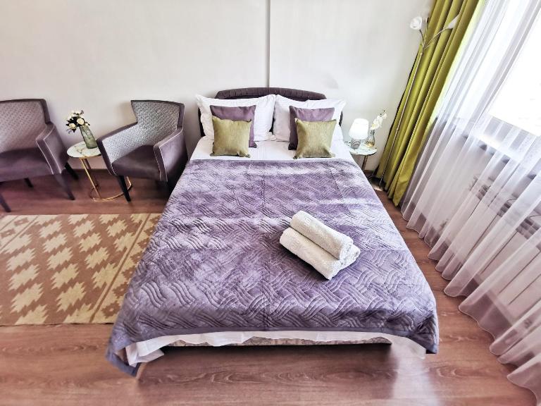 Zhetysuskaya 4 - Ferienwohnung Almaty