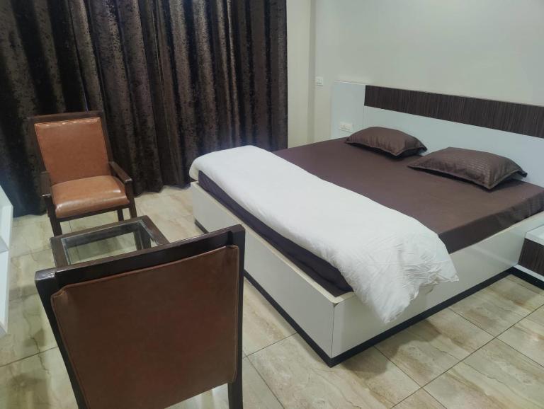 Shukla Bhawan - Bed and Breakfast Panchkula