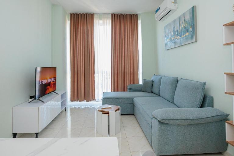 Luxury Apartment with Parking - Ferienwohnung Tirana