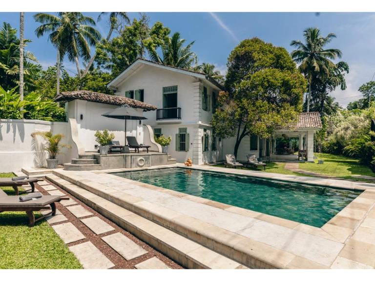 Wijaya Giri walkable to beach pool chef - Bed and Breakfast Ahangama