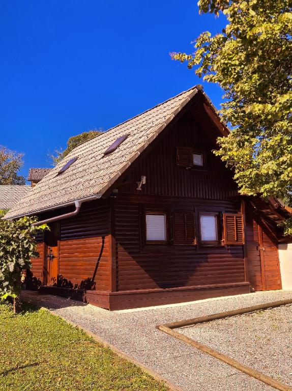 Lake house Amur - B&B Kočevje