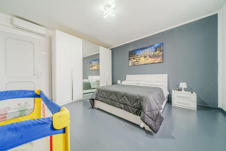 Casa Francesco - close to the airport & private parking - B&B Azzano San Paolo
