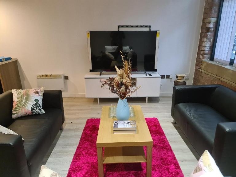 2BR, 3double bed, 2 bath, WiFi , free parking - B&B Bradford