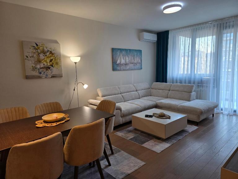 BW Quartet 303 deluxe apartments - B&B Belgrado