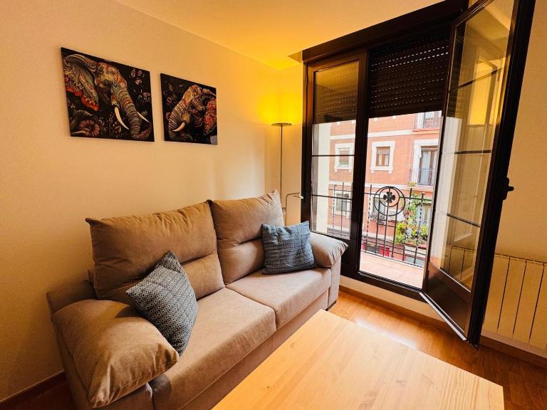 Magnifico alojamiento en el corazón de la ciudad Y CON GARAJE INCLUIDO - B&B Zaragoza