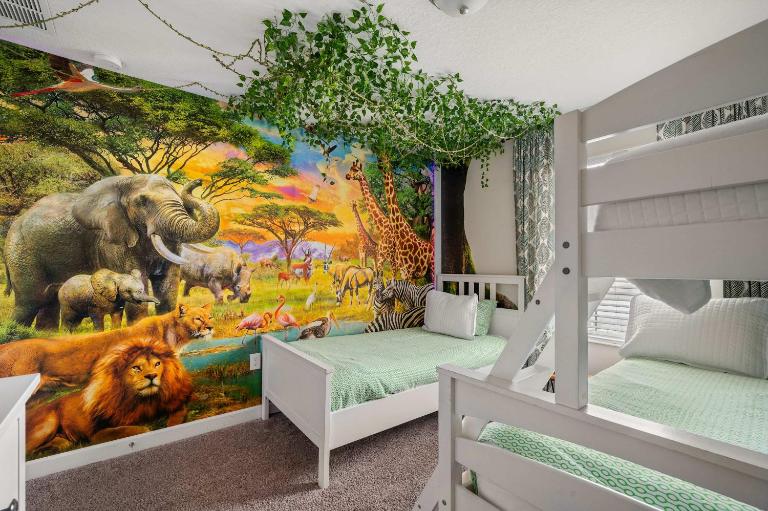 Free Waterpark Heated Pool just minutes to Disney - B&B Davenport