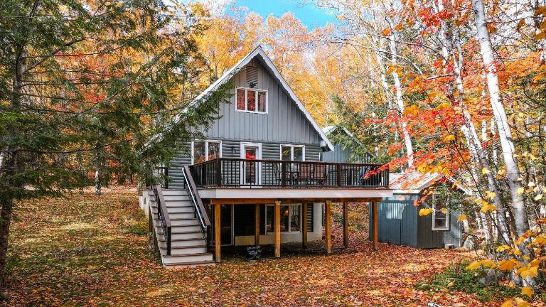 Sebago Lake Family Escape - sandy beach - swim - hike - ski - Bed and Breakfast North Sebago
