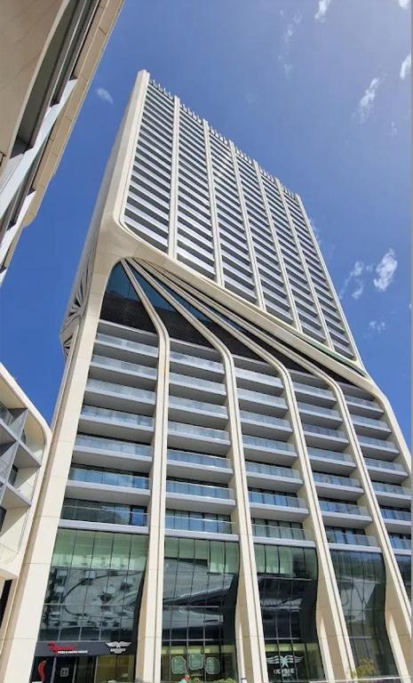 Mercury tower Elena K 24th panoramic view apartment - Chambres d'hôtes San Ġiljan
