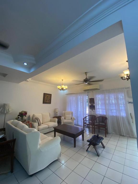 Laman Qurattu A'yun - Bed and Breakfast Bandar Baru Bangi