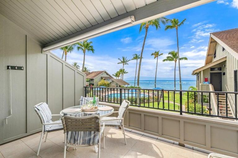 Kahana Village 17 · KHV 17 Spacious 2BD Condo w Oceanviews and S - Bed and Breakfast Kahana