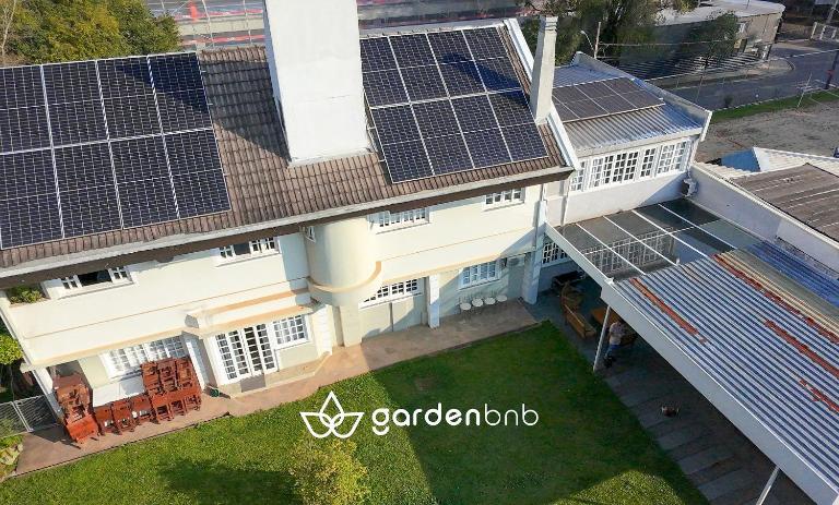 Refúgio com quintal + 2 vagas a 600m do Barigui - Chambres d'hôtes Curitiba