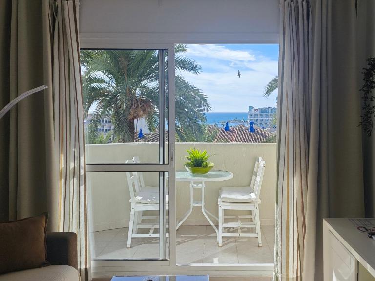 BenalBeach with Sea View - Chambres d'hôtes Benalmádena