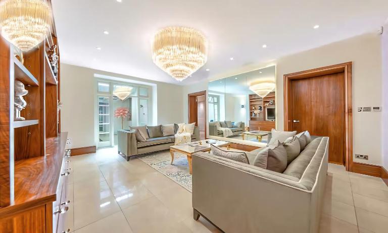 250 SqM MEGA MANSION - B&B Londra
