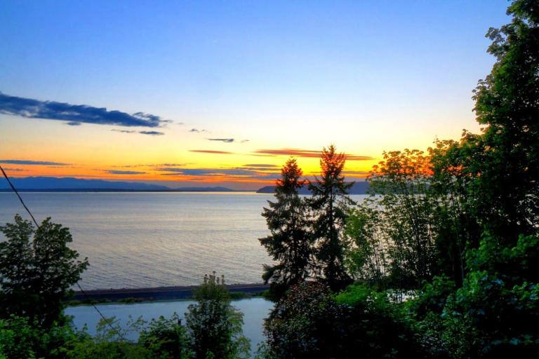 Sweet Lil Casita Puget Sound Hideaway - B&B Edmonds