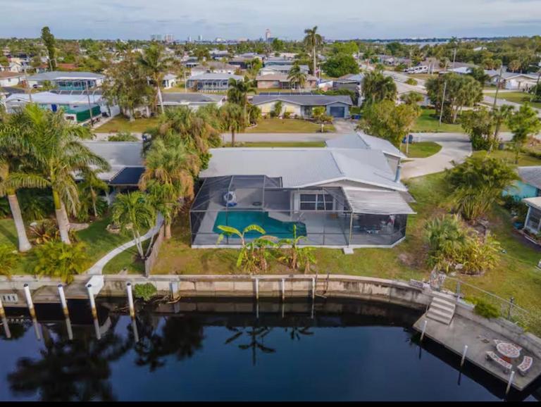 4311 S Atlantic Cir North North Fort Myers - Bed and Breakfast North Fort Myers