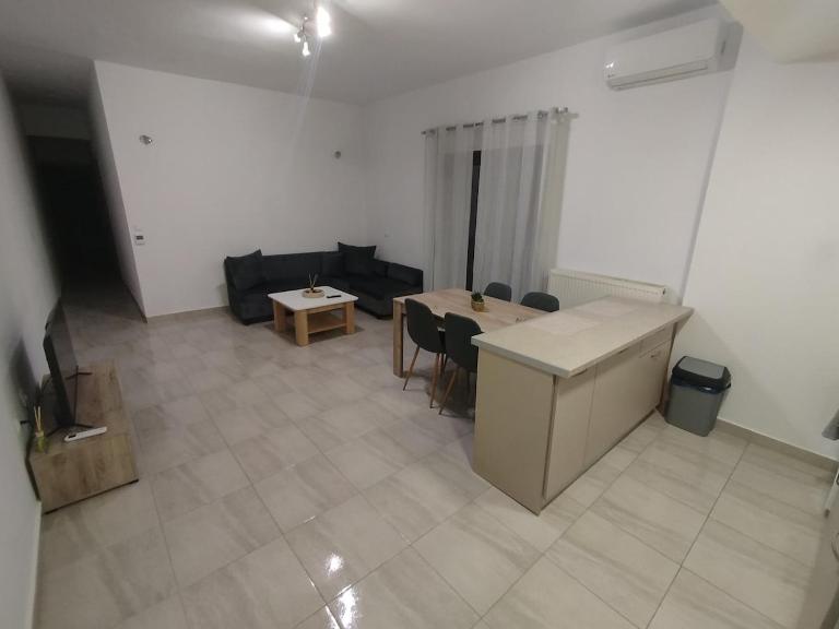 Kilkis Topfloor Apartment - Chambres d'hôtes Kilkís