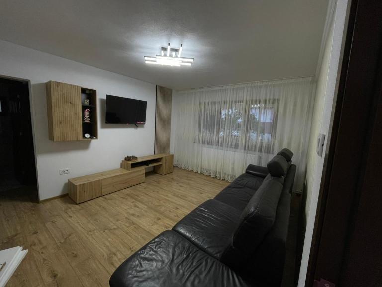 Tilia Appartment - Ferienwohnung Craiova