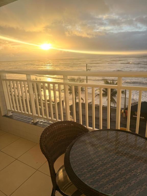 Apto Frente Praia Familiar - Ferienwohnung Mongaguá