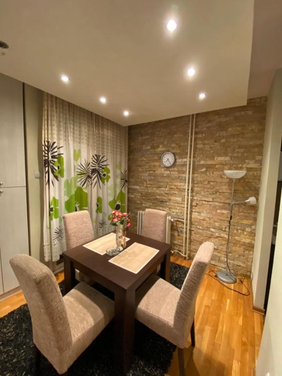 APARTMAN THE ONE - free parking & garage - Chambres d'hôtes Belgrade