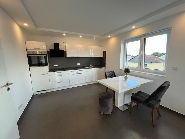 Modern new-build apartment - Bed and Breakfast Groß-Gerau