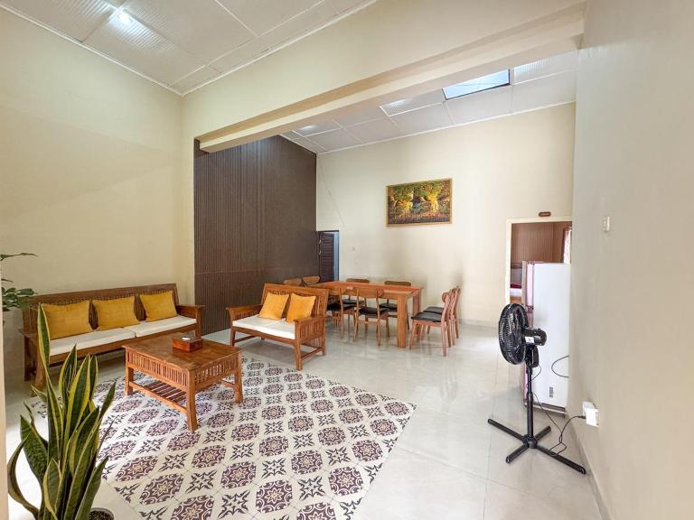 Spacious 5 bedroom Javanese Home near Taman Sari Jogja - Chambres d'hôtes Yogyakarta