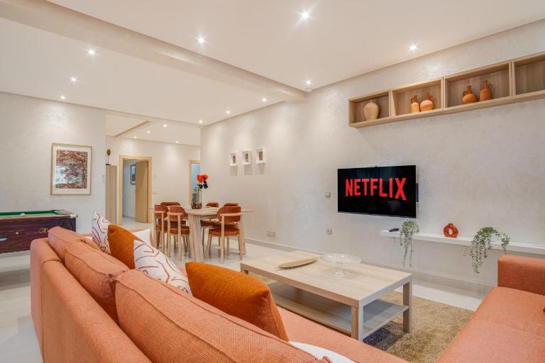 Large 3 Bedroom Apartment near Tanger Marina with Pool Table - Ferienwohnung Tanger