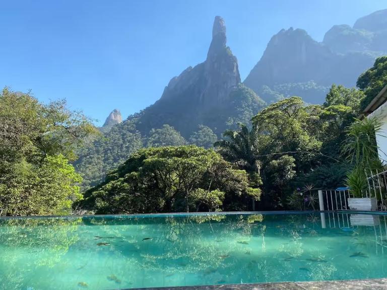 Piscina infinita e hidromassagem Dedo de Deus - Chambres d'hôtes Guapimirim
