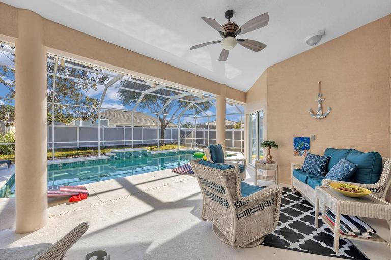 Modern Pool Home|Game Room|Workspace & Near Beach - B&B Palm Coast