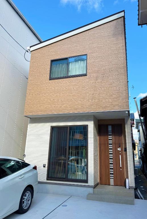 一軒家貸切尾道観光 JR松永駅徒歩1分MAX6人 Cozy Entire House Great for Onomichi Sightseeing! 1-Min Walk from JR Matsunaga Station, Free Parking, Sleeps up to 6 Guests - Ferienwohnung Fukuyama