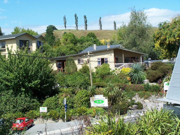 Waitomo Caves Guest Lodge - Bed and Breakfast Waitomo Caves
