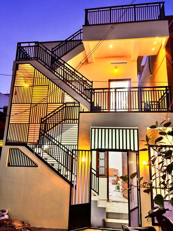 Rajkamal Hampi - Bed and Breakfast Hampi
