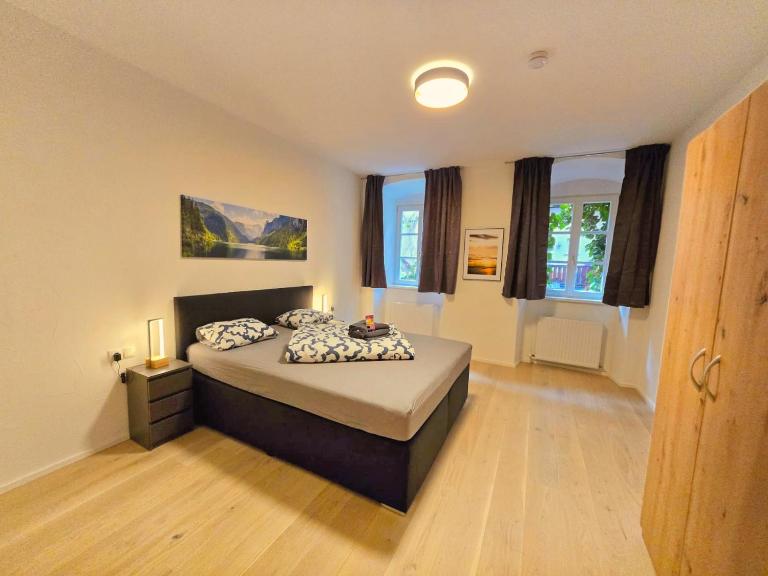 New Two-Bedroom Apartment in the Old Town - B&B Hall in Tirol