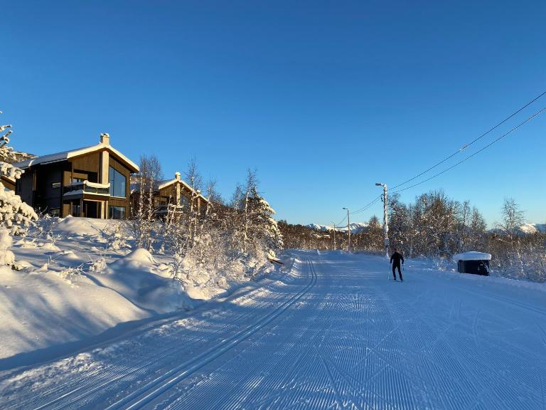 New Apartment, Porch & Sauna, Sunnmøre Alps - Ferienwohnung Stranda