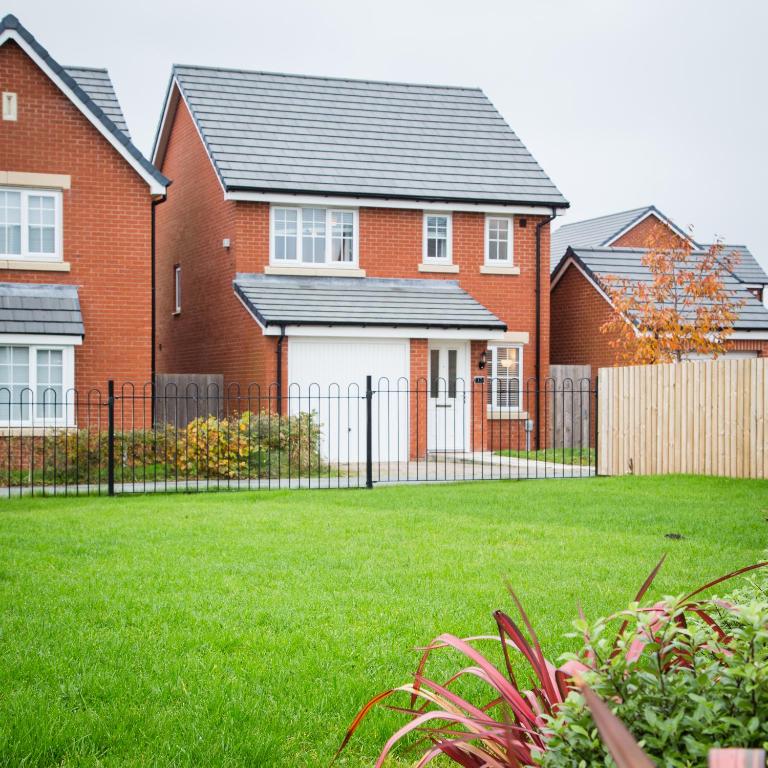 Comfortable 3-bedroom Bolton home - B&B Westhoughton