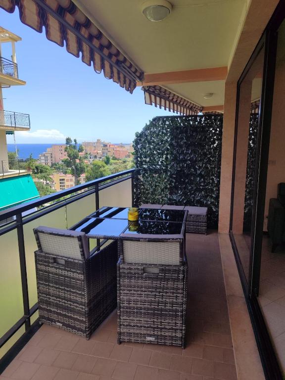 Uno scorcio sul mare - B&B Sanremo