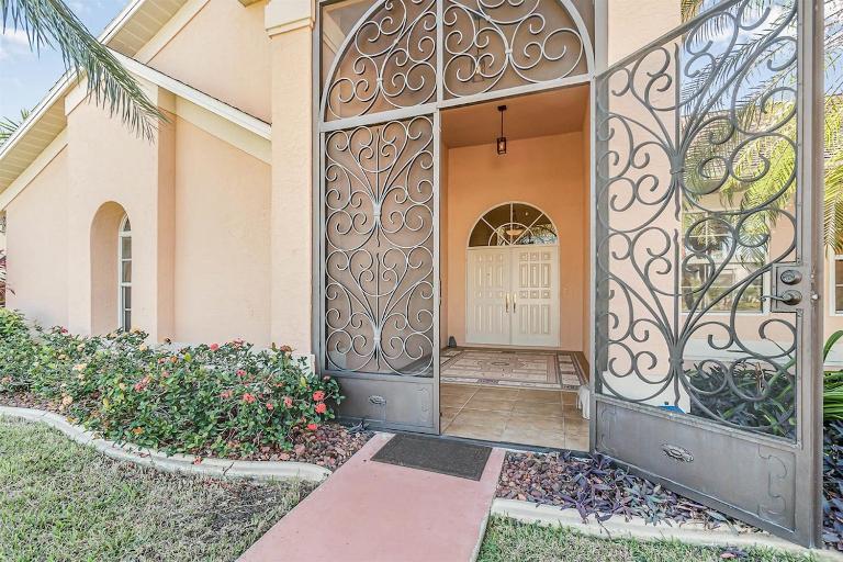 Summer Breeze - Gulf Access Location - Pool & Hot - Bed and Breakfast Cape Coral